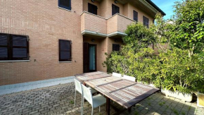 Sirolo, trilocale con giardino - S336